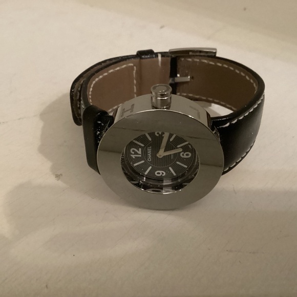 CHANEL watch - Picture 2 of 5